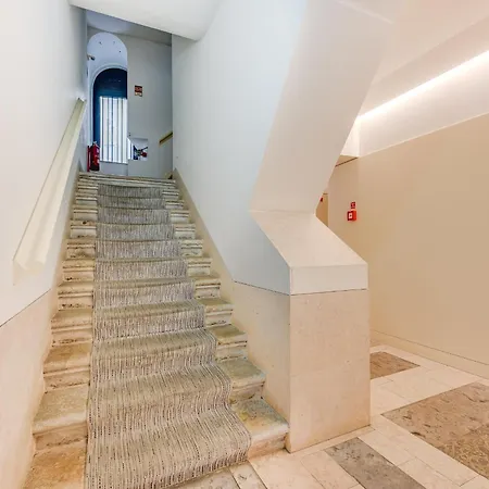 ' Exclusive Riverside Haven In Top-location ' *