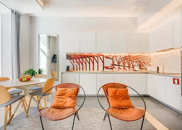 ' Exclusive Riverside Haven In Top-location ' *