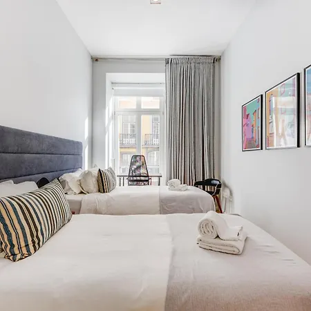 Апартаменты ' Exclusive Riverside Haven In Top-location ' Лиссабон